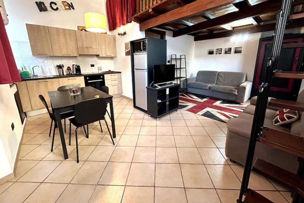 Grazioso Loft A 5 Minuti Dal Centro Di Torino Lejlighed Eksteriør billede